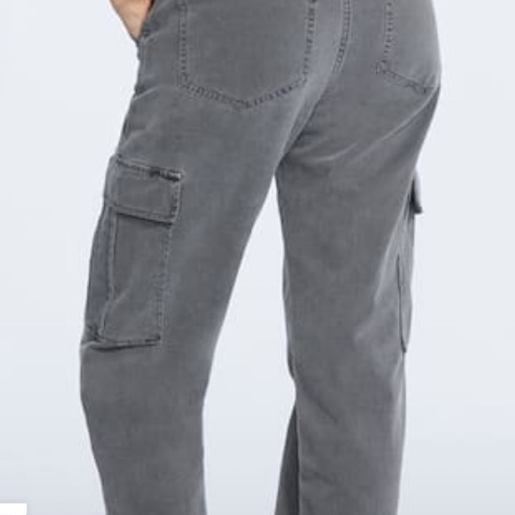 Stradivarius cargo pants in grey straight leg - Picture 6 of 16